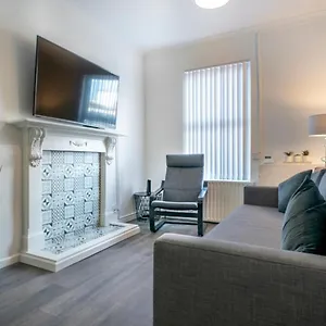 Pass The Keys Mccracken's Townhouse - 10 Min Walk To Centre Belfast