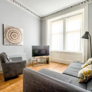 Apartment Sleeps 6 Free Parking, Edinburgh