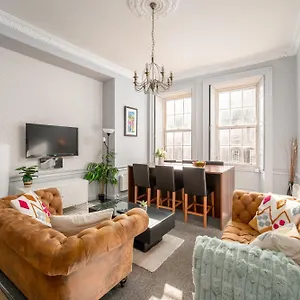 Apartment F&o - Vip Royal Mile 2 Bed - Sleeps 4, Edinburgh